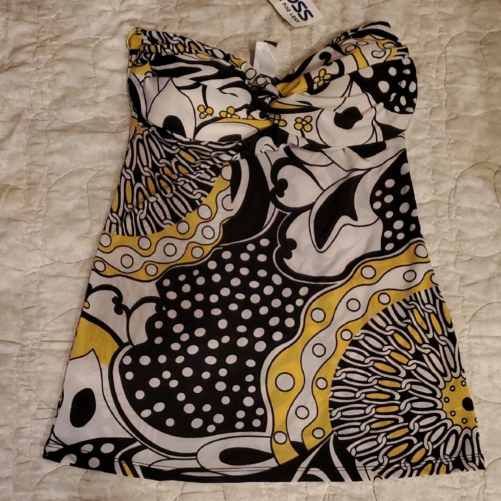 Stylish Strapless Top with Bold Patterns